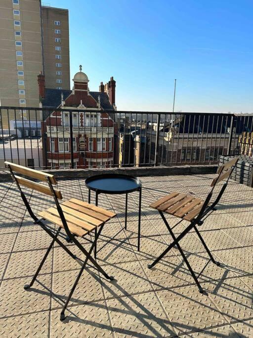 Central London Apartment - Ysabel ภายนอก รูปภาพ